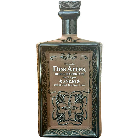 Discover Dos Artes Doble Barrica Vente Añejo Tequila, aged 20 months in French & American oak barrels. With notes of vanilla, caramel, and toasted oak, this collectible masterpiece is perfect for sipping or collecting.