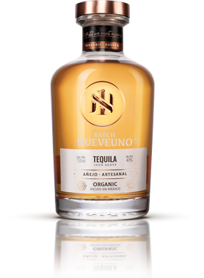 Nueveuno Tequila Añejo