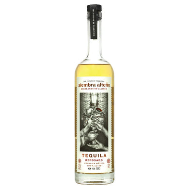 Discover Siembra Alteno Tequila Reposado, aged to perfection for 6 months. Rich notes of caramel, vanilla, and agave sweetness make it perfect for sipping or crafted cocktails.